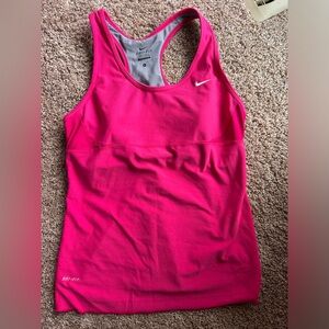Women’s Nike dri-fit Top Sizs L
